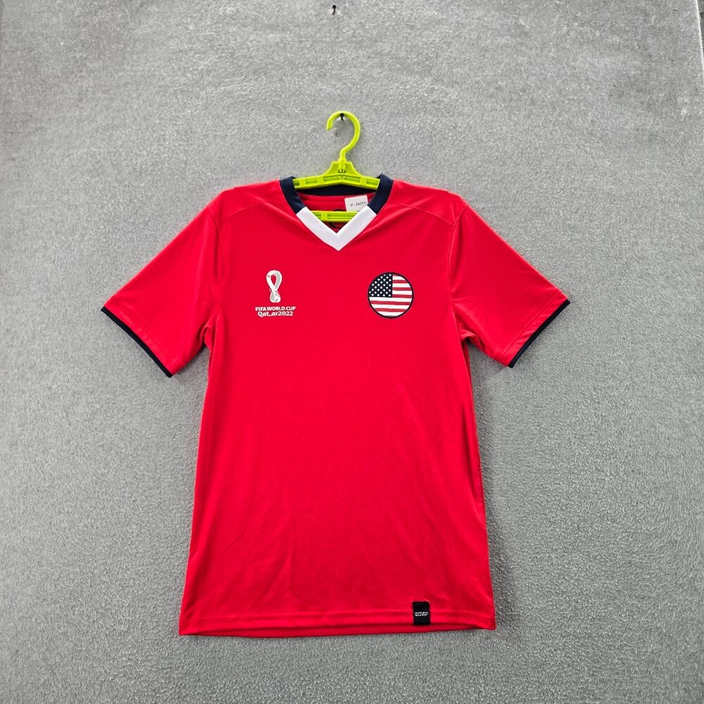 FIFA World Cup Men Shirt SMALL Red USA‎ Flag Qatar Logo Soccer Jersey 2022